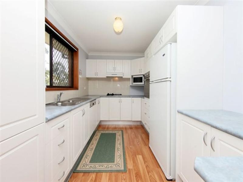 11 Buttermere Drive, Lakelands NSW 2282