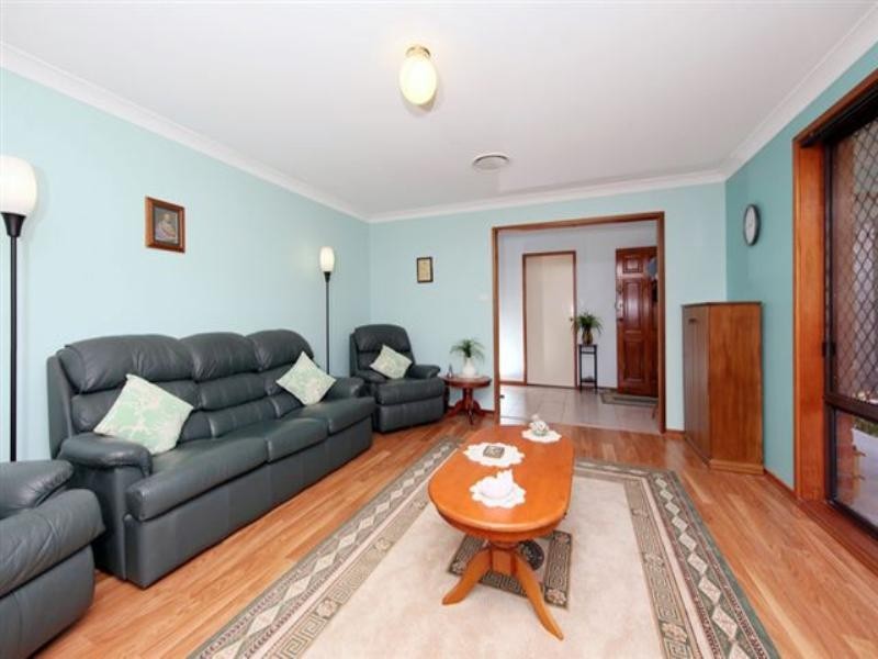 11 Buttermere Drive, Lakelands NSW 2282