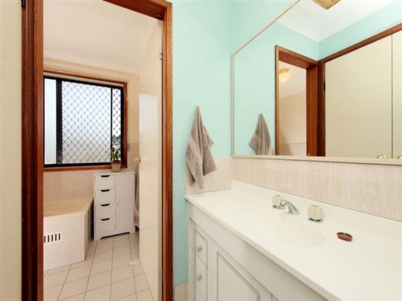 11 Buttermere Drive, Lakelands NSW 2282