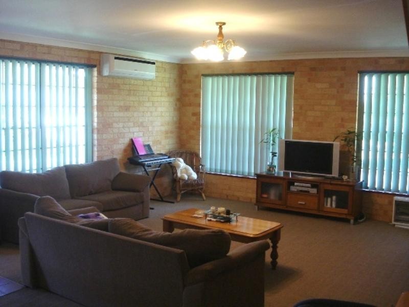 2/23 Ruston Avenue, Valentine NSW 2280