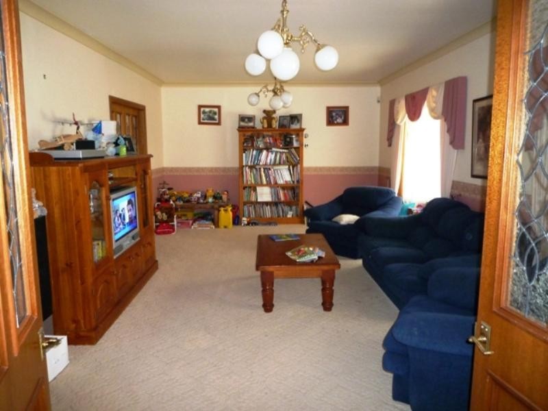 102 Regal Way, Valentine NSW 2280