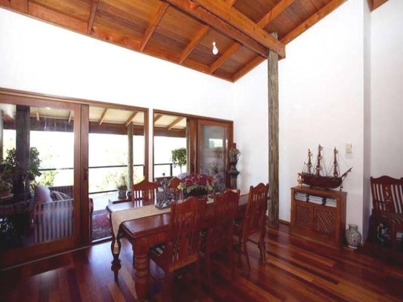 16 Thompson Road, Speers Point NSW 2284