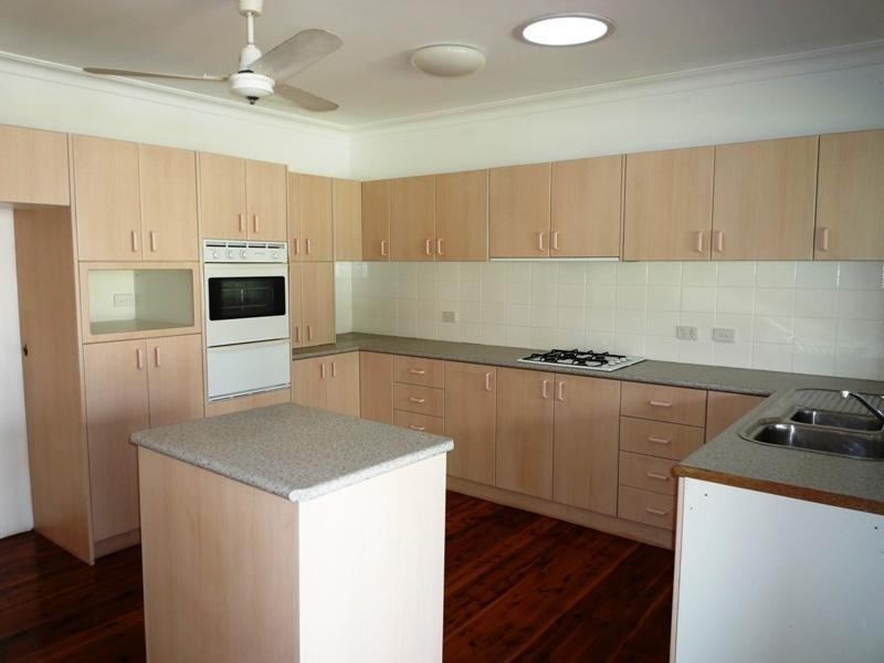 14 Ruswell Avenue, Warners Bay NSW 2282