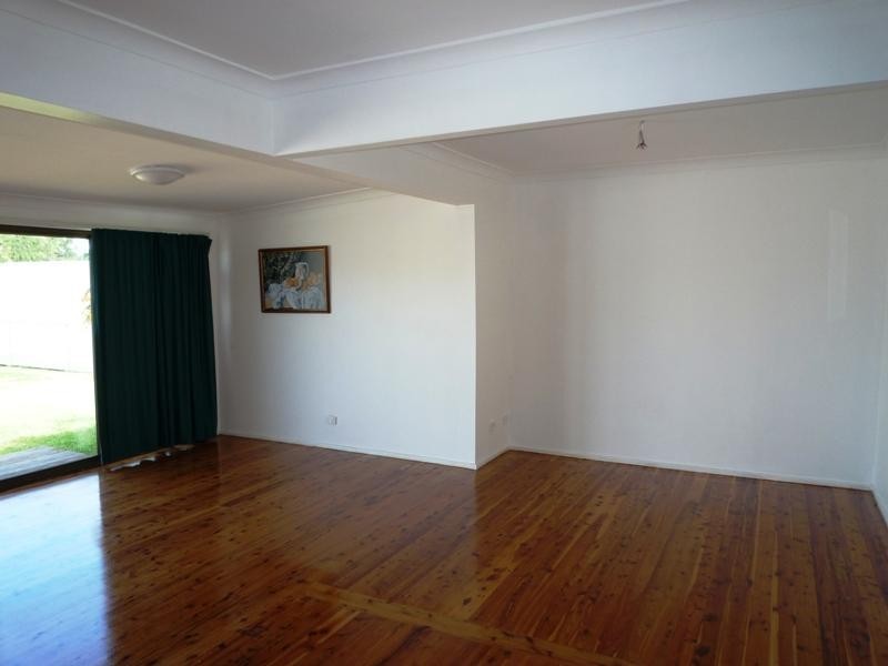 14 Ruswell Avenue, Warners Bay NSW 2282