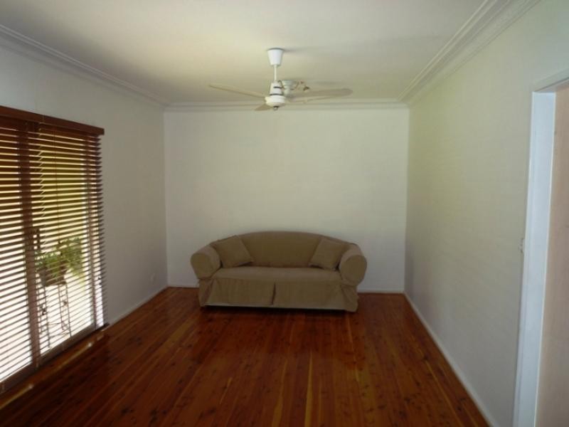 14 Ruswell Avenue, Warners Bay NSW 2282