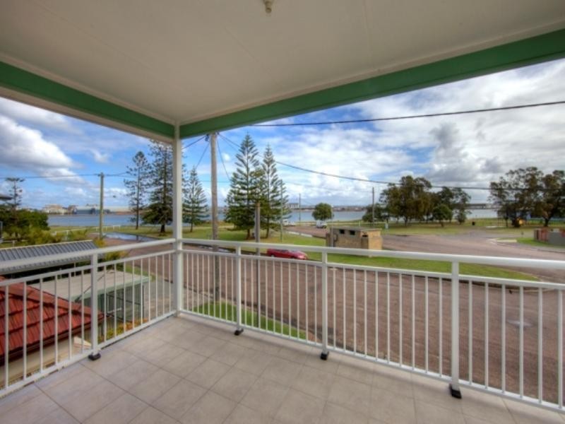 6 Punt Road, Stockton NSW 2295
