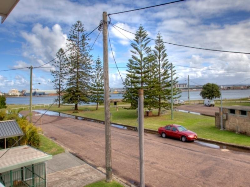 6 Punt Road, Stockton NSW 2295