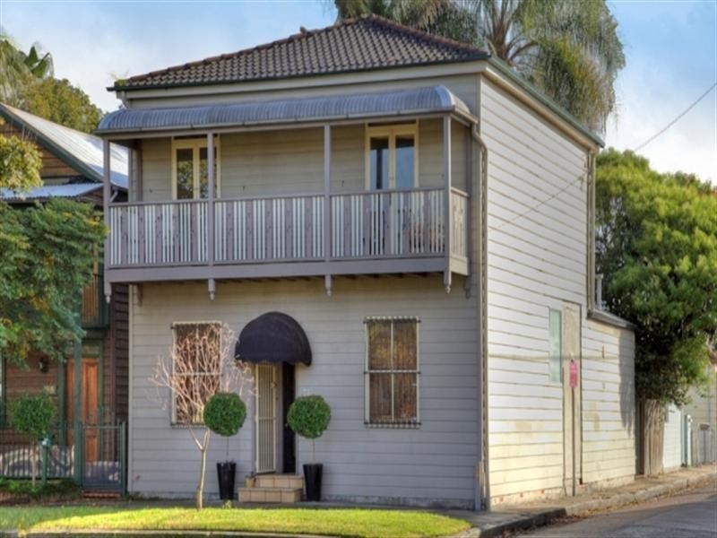 27 Hargrave Street, Carrington NSW 2294