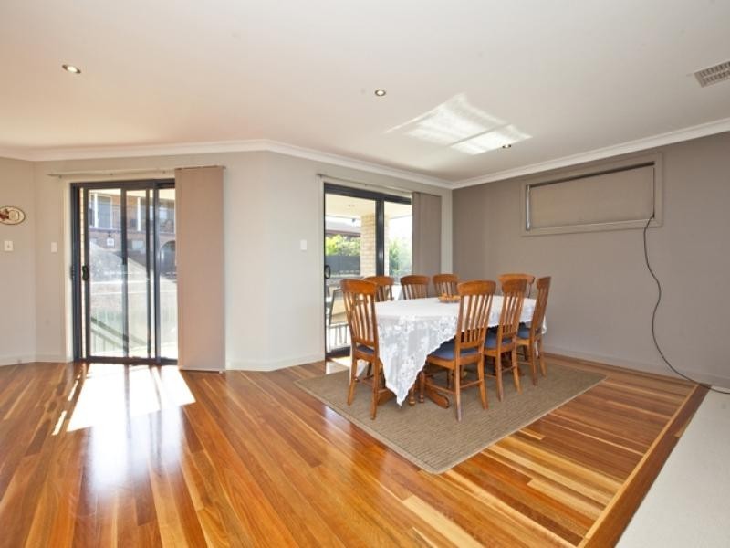 14 Peachwood Close, Warners Bay NSW 2282