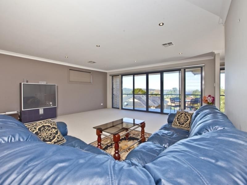14 Peachwood Close, Warners Bay NSW 2282