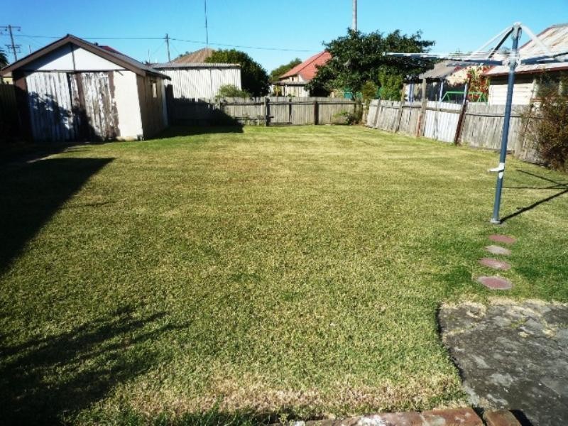 6 Edmund Street, Mayfield NSW 2304