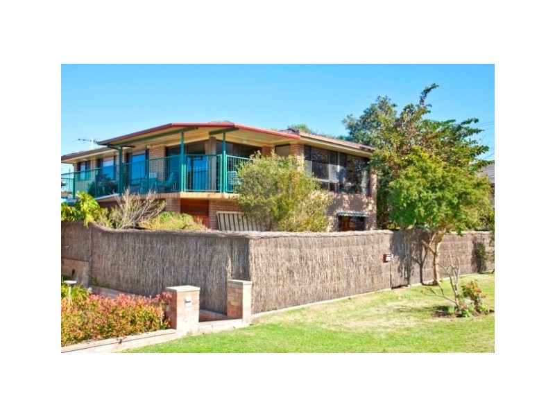 7 Clyde Street, Stockton NSW 2295