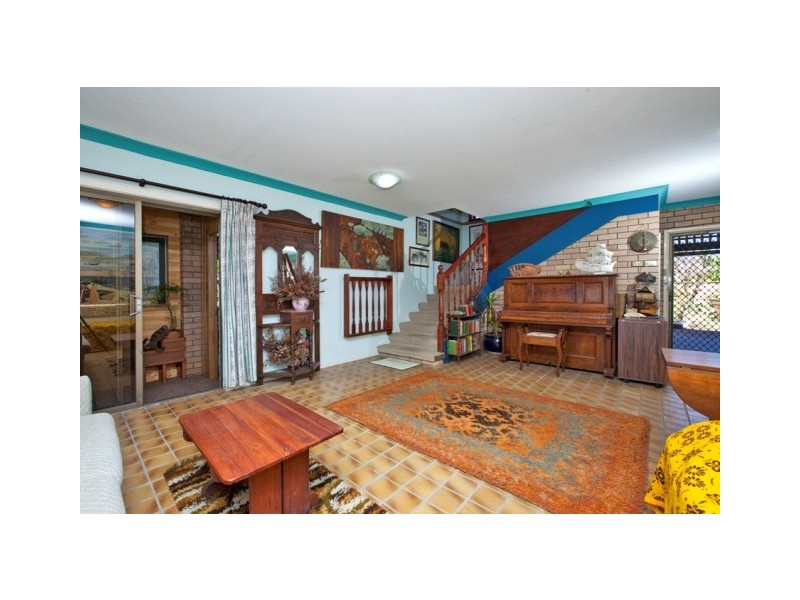 7 Clyde Street, Stockton NSW 2295