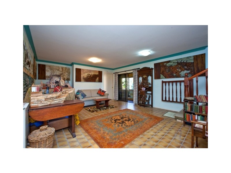 7 Clyde Street, Stockton NSW 2295