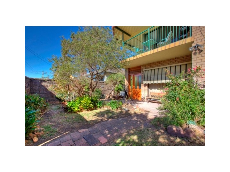 7 Clyde Street, Stockton NSW 2295