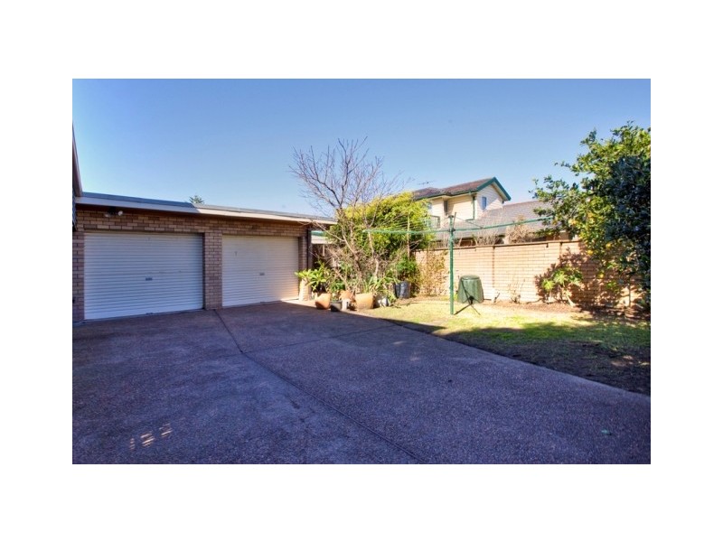 7 Clyde Street, Stockton NSW 2295
