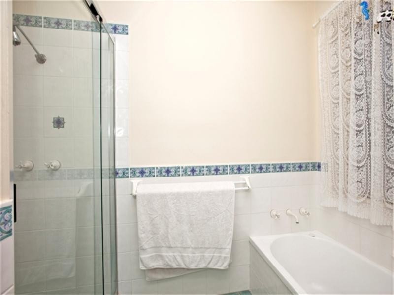 24 Seafarer Close, Belmont NSW 2280