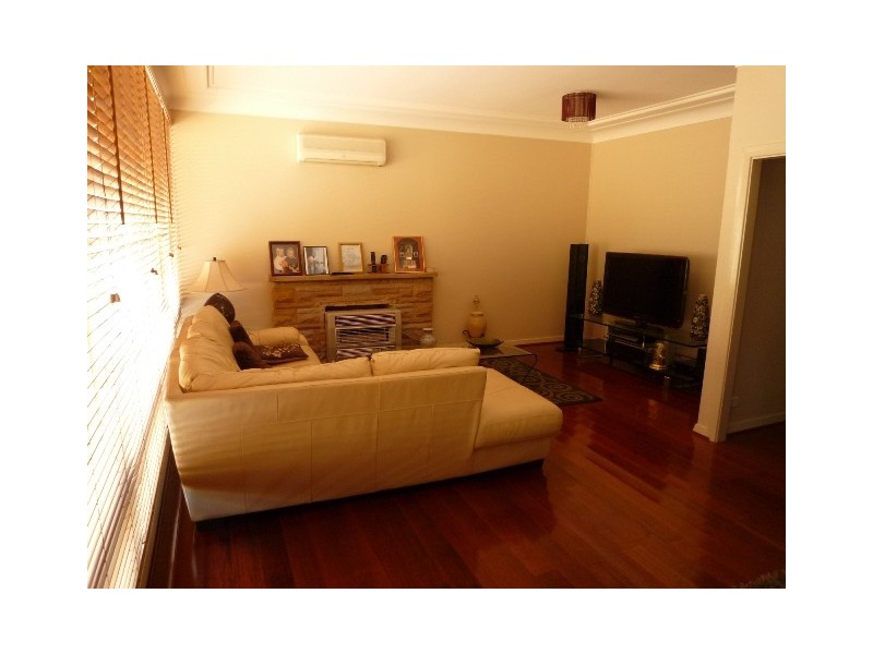 1 Inglis Street, Kotara South NSW 2289