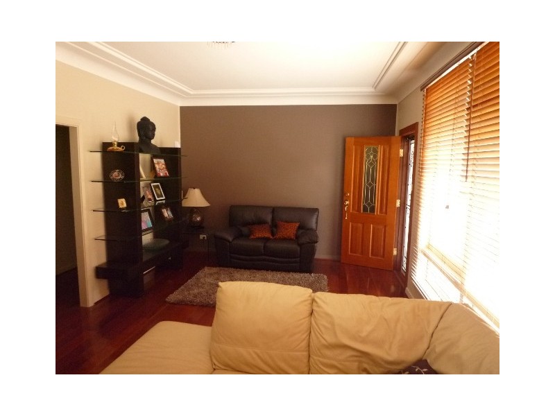 1 Inglis Street, Kotara South NSW 2289