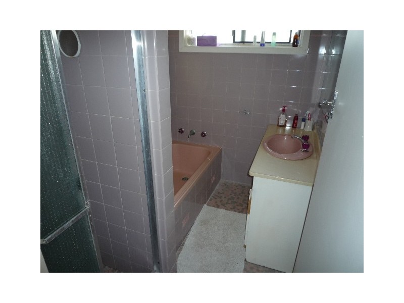 1 Inglis Street, Kotara South NSW 2289