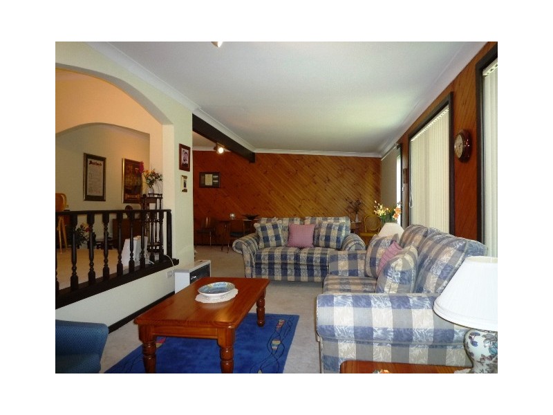 13 Ada Street, Mount Hutton NSW 2290