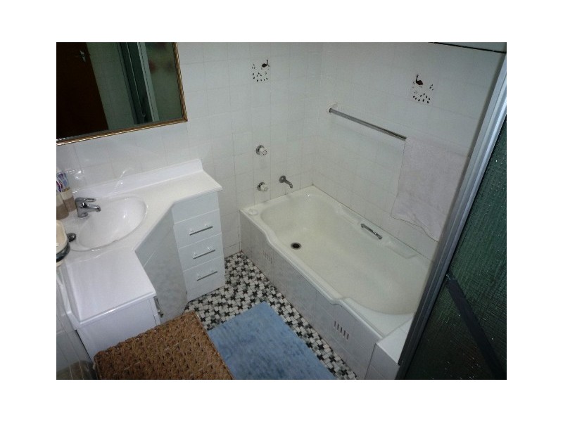 7 Lois Crescent, Cardiff NSW 2285