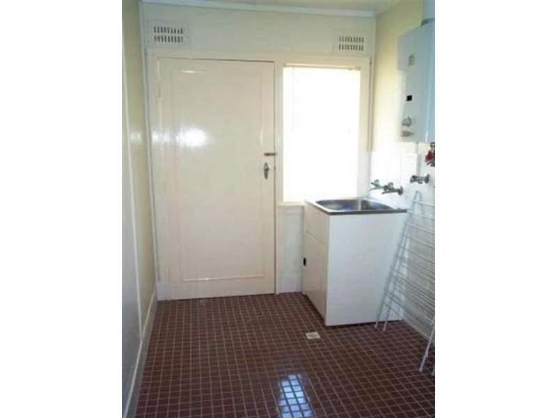 4 Carbeen Street, Gateshead NSW 2290