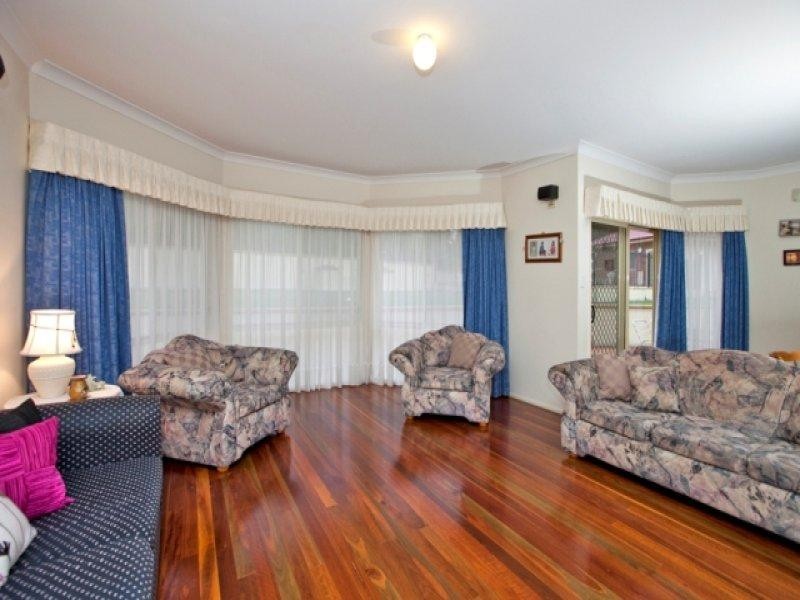 24 Seafarer Close, Belmont NSW 2280
