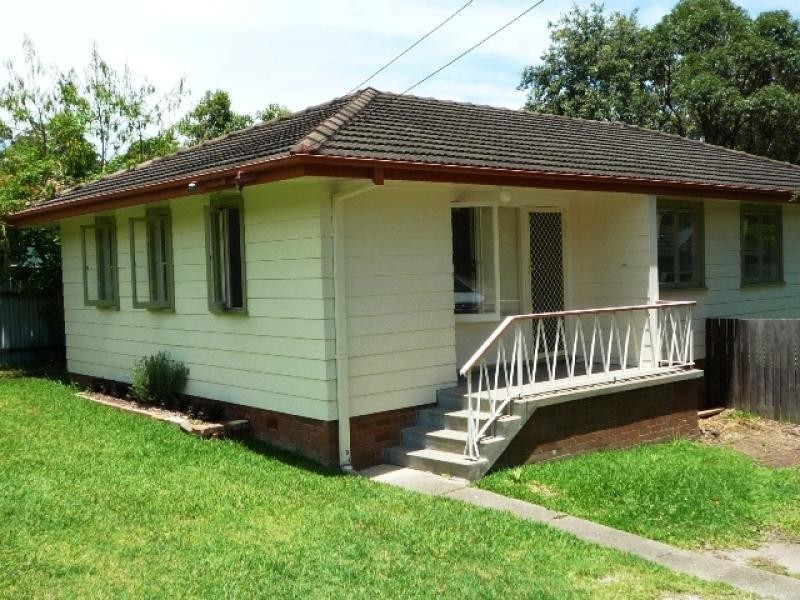 4 Carbeen Street, Gateshead NSW 2290