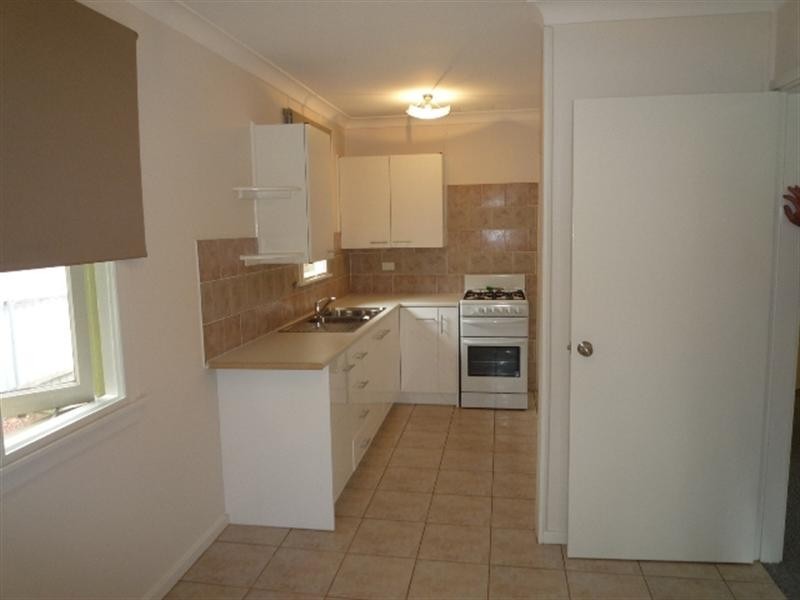 4 Carbeen Street, Gateshead NSW 2290