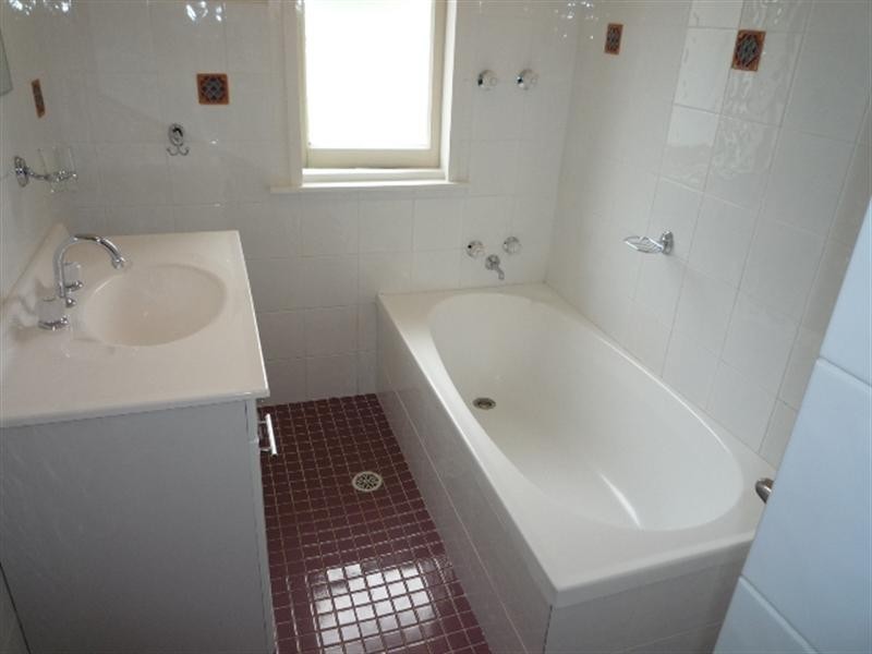 4 Carbeen Street, Gateshead NSW 2290