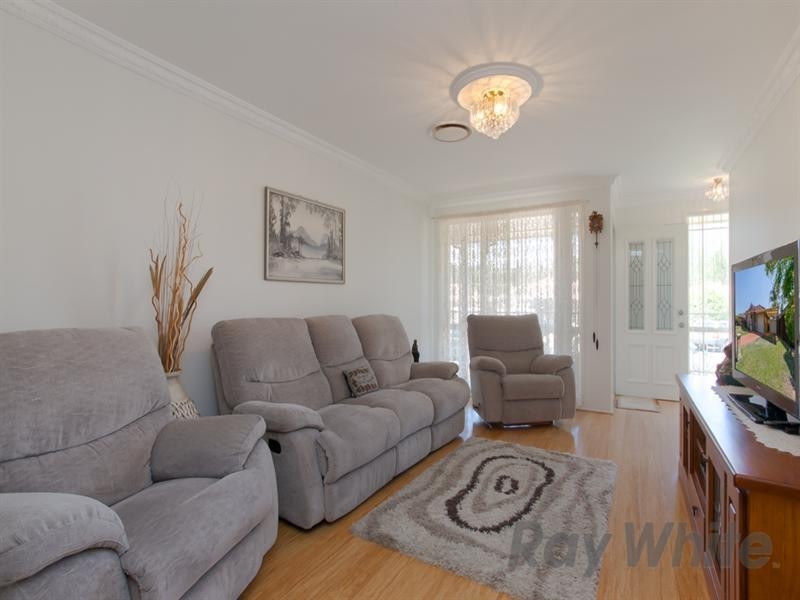 20 Blue Gum Court, Mount Hutton NSW 2290