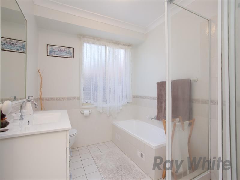 20 Blue Gum Court, Mount Hutton NSW 2290