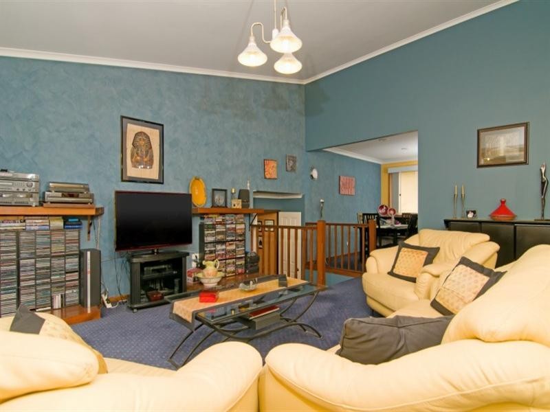 7 Blaxland Road, Macquarie Hills NSW 2285