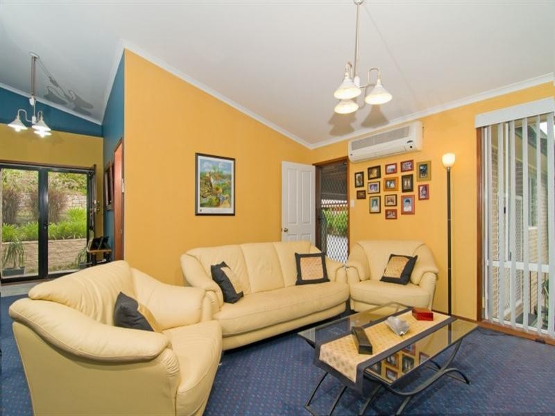 7 Blaxland Road, Macquarie Hills NSW 2285