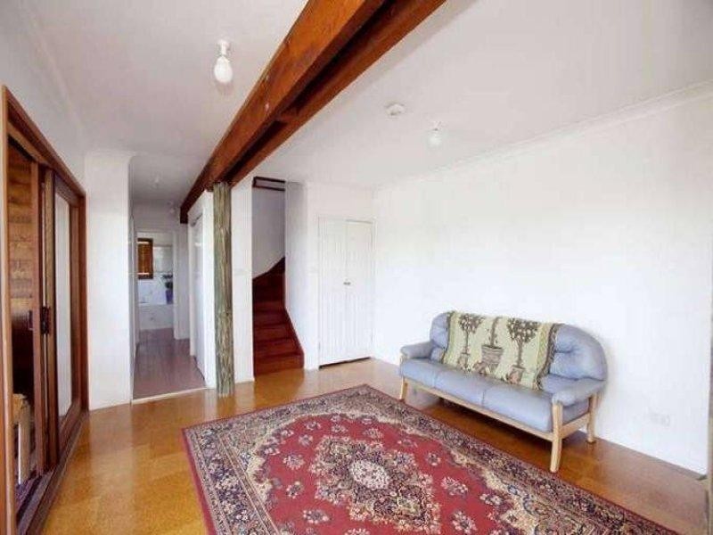 16 Thompson Road, Speers Point NSW 2284