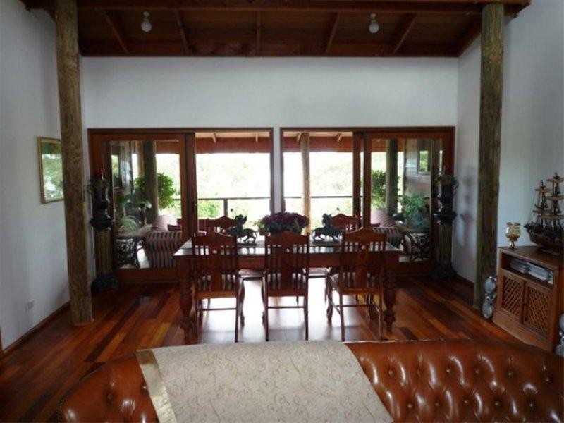 16 Thompson Road, Speers Point NSW 2284