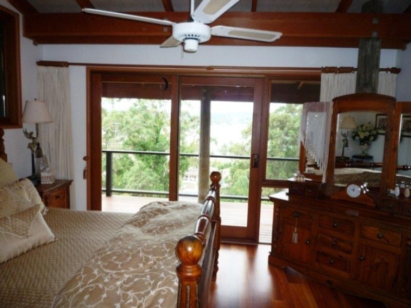 16 Thompson Road, Speers Point NSW 2284