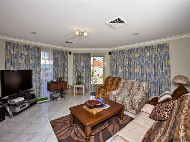 47 Angophora Drive, Warabrook NSW 2304