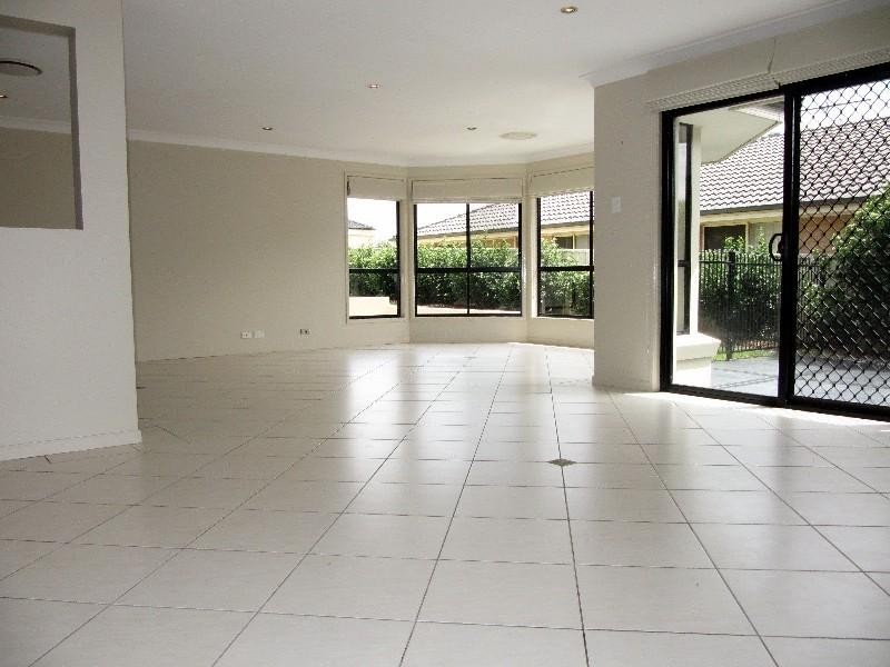 24 Whistler Parade, Maryland NSW 2287