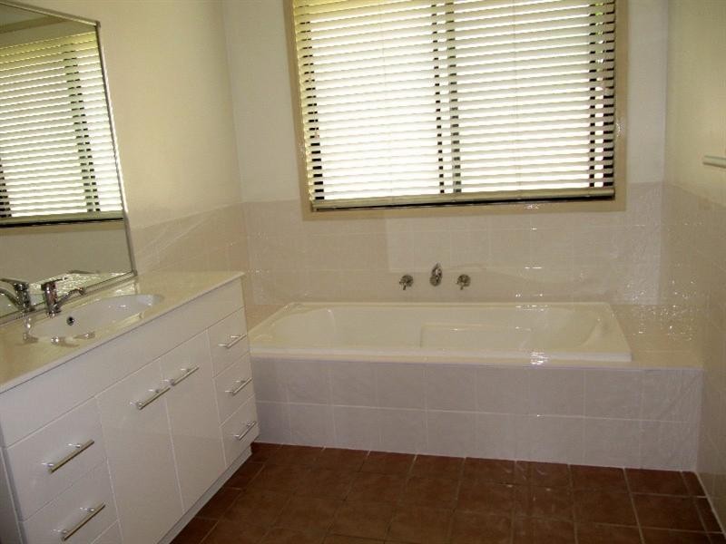 24 Whistler Parade, Maryland NSW 2287