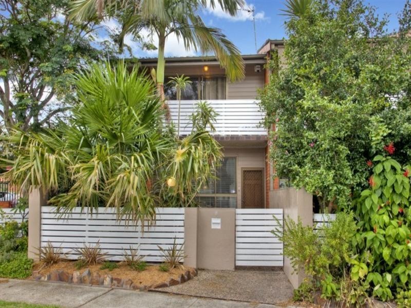 8/74 Railway Street, Merewether NSW 2291