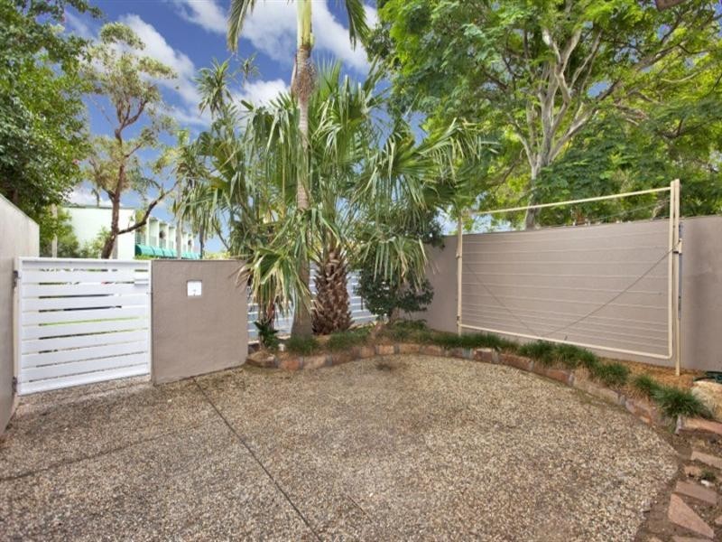 8/74 Railway Street, Merewether NSW 2291