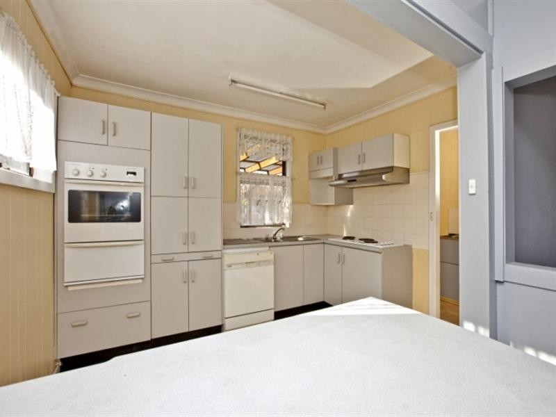 64 Coral Crescent, Gateshead NSW 2290