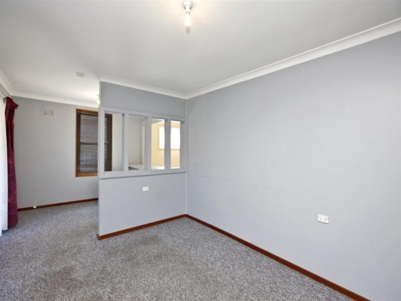 64 Coral Crescent, Gateshead NSW 2290