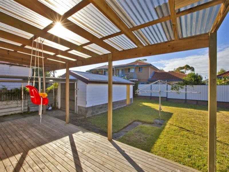 64 Coral Crescent, Gateshead NSW 2290