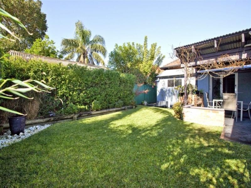 22 Nevill Street, Mayfield NSW 2304