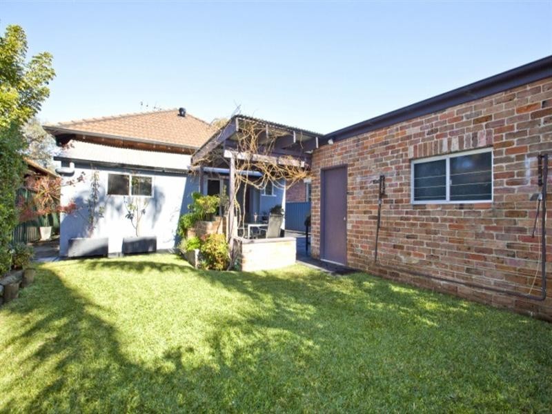 22 Nevill Street, Mayfield NSW 2304