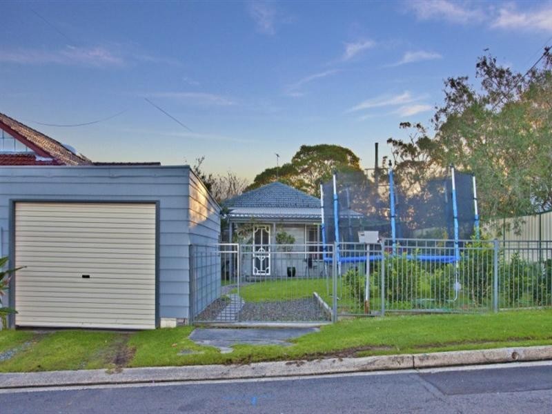 15 Lees Street, Charlestown NSW 2290