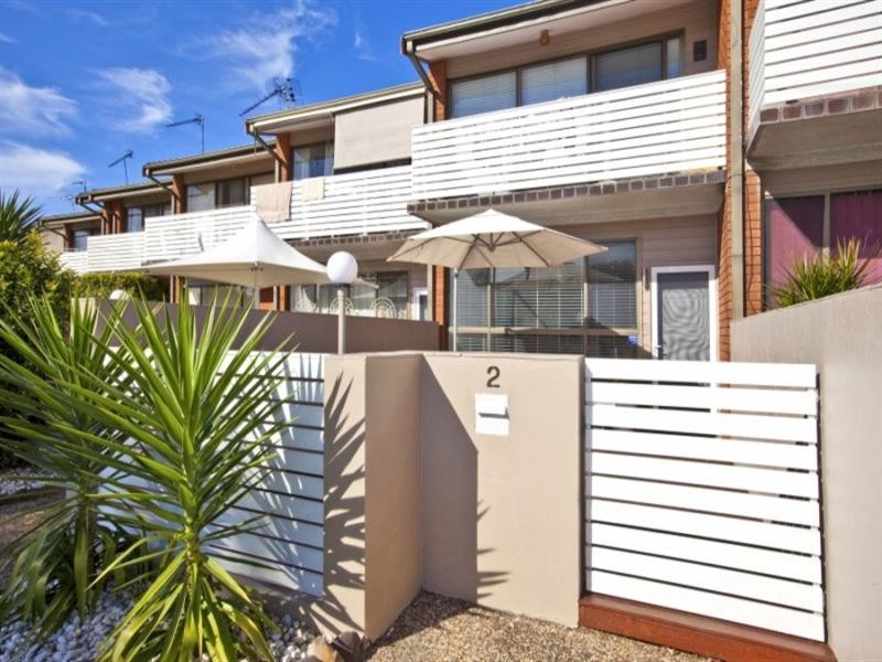 2/74 Railway Street, Merewether NSW 2291